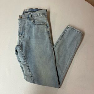 2/$20 - Zara - 33”- Mid Rise Straight Leg Faded Blue Jeans